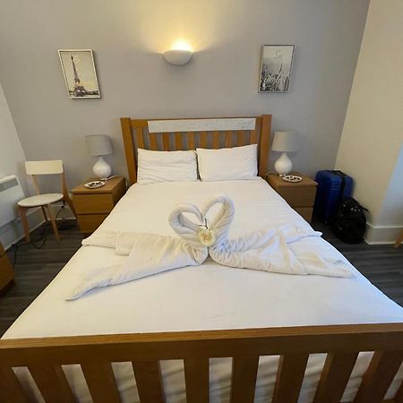 Bournemouth Hot Tub & Sauna Holiday Let Екстериор снимка