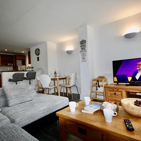 Bournemouth Hot Tub & Sauna Holiday Let Екстериор снимка