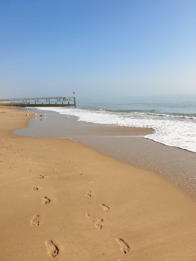 Bournemouth Hot Tub & Sauna Holiday Let Екстериор снимка